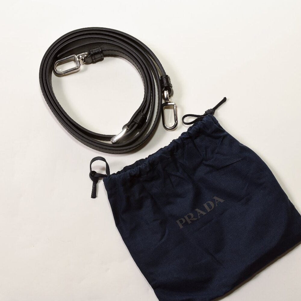 Authentic Prada Saffiano Whale Clutch – Model 2VH073 - Picture 4 of 8